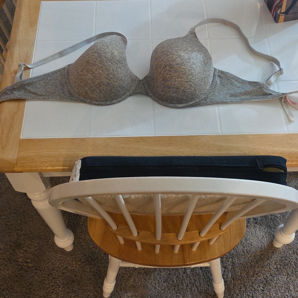 PINK Victoria’s Secret T-Shirt Bra • 36DDD • Lightly Worn • Great Condition - Picture 3 of 5